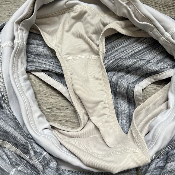 Lululemon Athletic Running Jogging Stripe Grey Off White Shorts Sz 4 Gym Fitness - Picture 6 of 7